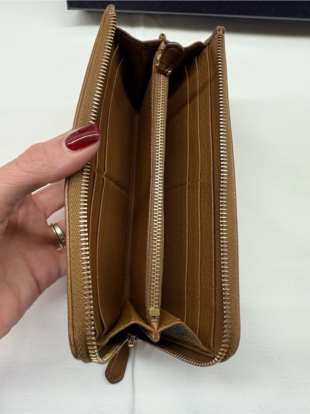 Prada wallet authentic with‎ box - brown